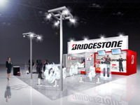 【東京モーターサイクルショー12】ブリヂストン、マシンの傾きを体感できるコーナー 画像