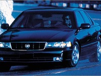 キャデラック2001年モデルはナイトビジョンがお買い得に 画像