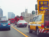 布団を巻き込んで車両火災に 画像