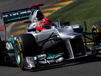 「メルセデスAMGのコンセプトは見当がつかない」マクラーレン 画像