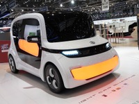 【ジュネーブモーターショー12】独EDAG、カーシェアリング用の「光る」EV提案 画像