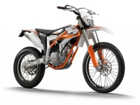 【東京モーターサイクルショー12】KTM、初のトレッキングバイクを発売 画像