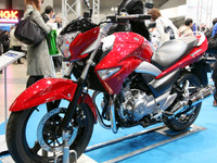 【東京モーターサイクルショー12】スズキは世界戦略車の GW250 / INAZUMA を参考出品 画像