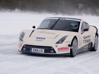 フィンランドのEV、氷上で世界最速記録…252.09km/h 画像
