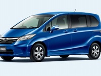 ホンダ フリード 新タイプ追加…パワースライドドアなど標準装備 画像