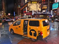 国内初のユニバーサルデザインタクシー、日産 NV200バネット 画像