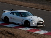 ダンロップ、ニュル24時間レースに参戦する GT-R にタイヤを供給 画像