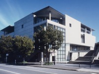 先端技術館に東洋ゴムの低燃費タイヤ　展示 画像