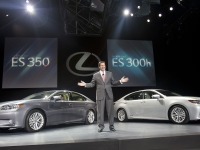 【ニューヨークモーターショー12】レクサス ES 新型、ガソリン車も進化 画像