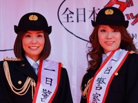 小林麻耶さん、一日署長に　警視庁高輪署 画像