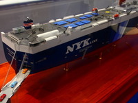 ［SEA JAPAN 12］一隻しかない太陽光パネル搭載船は“トヨタ張り付け” 画像