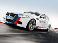 BMW M5、世界最速“ニュルブルクリンクタクシー”が新型に 画像