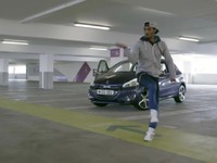 プジョー 208 と超人的ロボットダンス［動画］ 画像