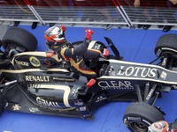 グロージャン「最初のポディウムはとても不思議！」…F1バーレーンGP 画像