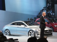 【北京モーターショー12】メルセデスの4ドアクーペ、車名は CLA…Aクラス派生 画像