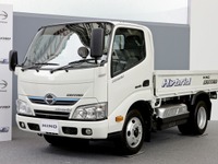 日野、3か年中期計画で営業利益倍増の750億円めざす 画像