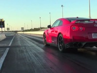 日産 GT-R、0-400m加速10秒台を初計測［動画］ 画像