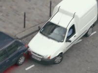 縦列駐車が下手なドライバーを採点…フォード［動画］ 画像