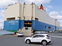 四輪車輸出実績、震災と円高影響で2年ぶりマイナス…2011年度 画像