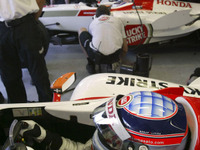 【佐藤琢磨写真蔵】バーレーンGP…砂漠で燃えて入賞 画像