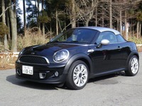 【MINI クーペ 試乗】タイトな運転席と硬い足回り…松下宏 画像