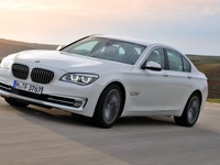 BMW 7シリーズ にトリプルターボディーゼル…最大トルクは75.5kgm 画像