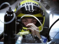 ロズベルグ「ピレリタイヤの秘密解明まであと少し」 画像