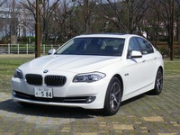 【BMW アクティブハイブリッド5 試乗】10万円の価格アップでハイブリッド…松下宏 画像