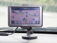 【GARMIN nuvi 2582V 写真蔵】VICS&みちびき対応の高精度PND中核モデル 画像