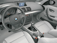 【BMW新1シリーズ海外試乗】その2 エントリーモデルでも抜かりない高級装備の数々…こもだきよし 画像
