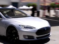テスラの新型EV、モデルS…米メディアがテスト[動画] 画像