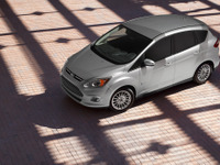 フォードの新型ハイブリッド、C-MAX…「燃費はプリウスαより上」 画像