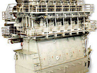 三菱重工、天然ガスも使用可能な舶用低速デュアルフュエルエンジン開発に着手 画像