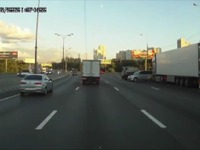 トヨタ シエンタ、ロシア高速で間一髪！［動画］ 画像
