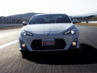 【写真蔵】トヨタ 86 TRDパフォーマンスライン、世界初ドアスタビ 画像