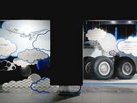 ブリヂストン、本社ビルに航空機用タイヤを展示 画像