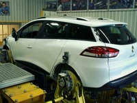 ルノー ルーテシア 新型、ワゴン開発中 画像