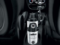 フィアット 500Lに世界初のオプション…車載エスプレッソマシン 画像