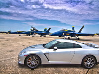 日産 GT-R、米海軍「ブルーエンジェルス」と対面 画像
