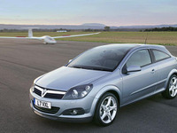 【パリモーターショー04】オペル・アストラの巨大パノラマ 画像