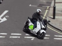 BMWの電動スクーターコンセプト、Cエボリューションが走る［動画］ 画像