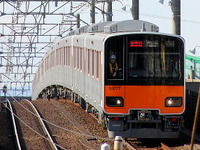 東武鉄道、リチウムイオン電池活用の電力貯蔵装置を導入 画像