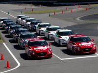 【ホンダ スポーツ＆エコプログラム】特別無限仕様のCR-Zでコーナリングを学ぶ 画像