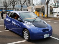 【EVEX12】SIMドライブ、先行開発車2台を展示 画像