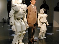 【踊る!! ホンダ】『ASIMO』の操作性はプレステ並だ!! 画像