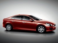 ボルボ S60 がIIHSの新オフセット衝突テストで最高評価獲得 画像