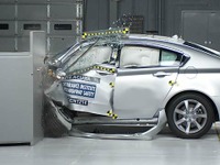 【IIHS衝突安全】アキュラ TL、新オフセット衝突テストで最高評価 画像