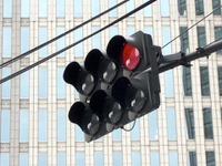 前方の信号に気をとられ、手前から出てきた自転車を見落とす 画像