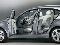 【BMW 1シリーズ発表】4名乗車時に前後50:50 画像