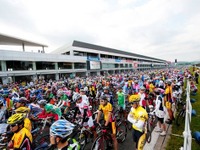 参加台数2000台超、自転車レース「富士チャレンジ200」開催 画像